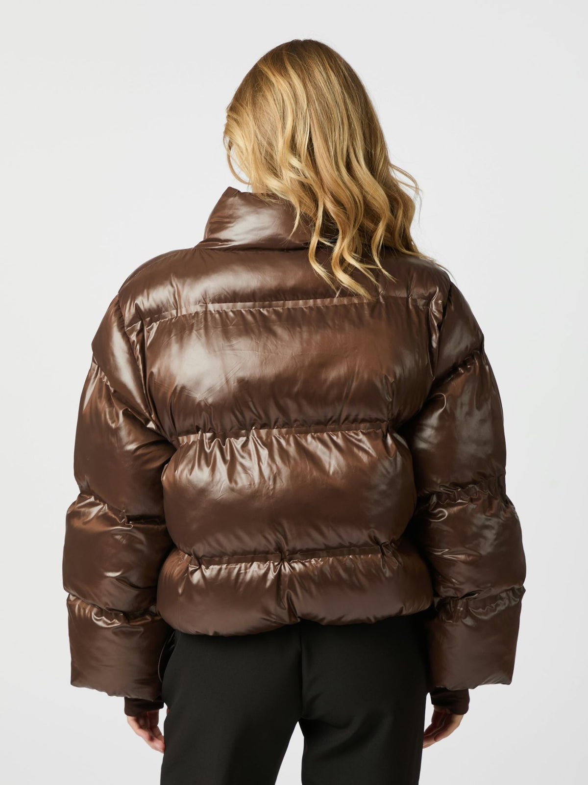 NEO NOIR JACKA RHEA SHINY PUFFER CHOCOLATE BROWN_114150.jpg