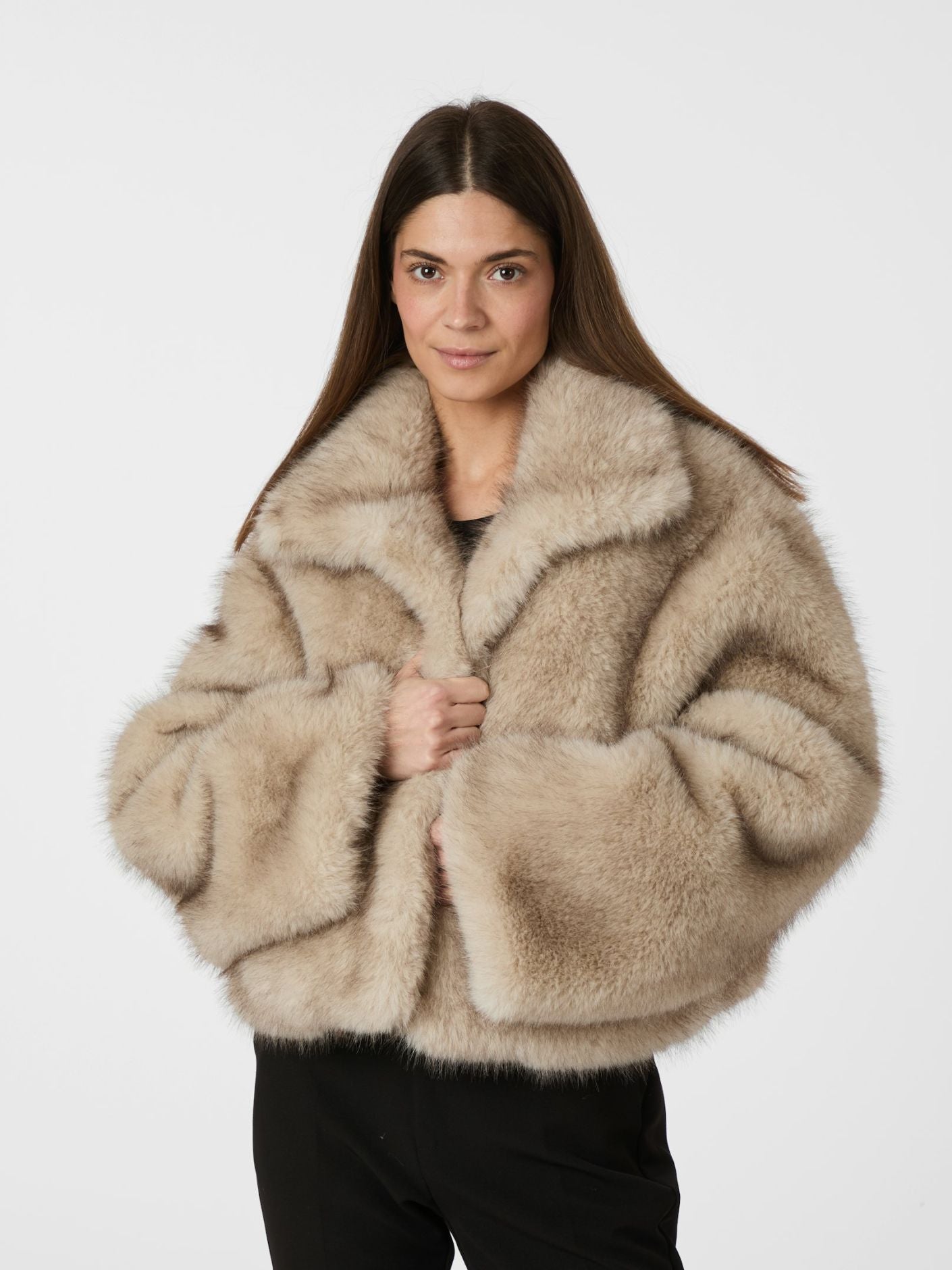 NEO NOIR JACKA STEFF FAUX FUR BEIGE_101078.jpg
