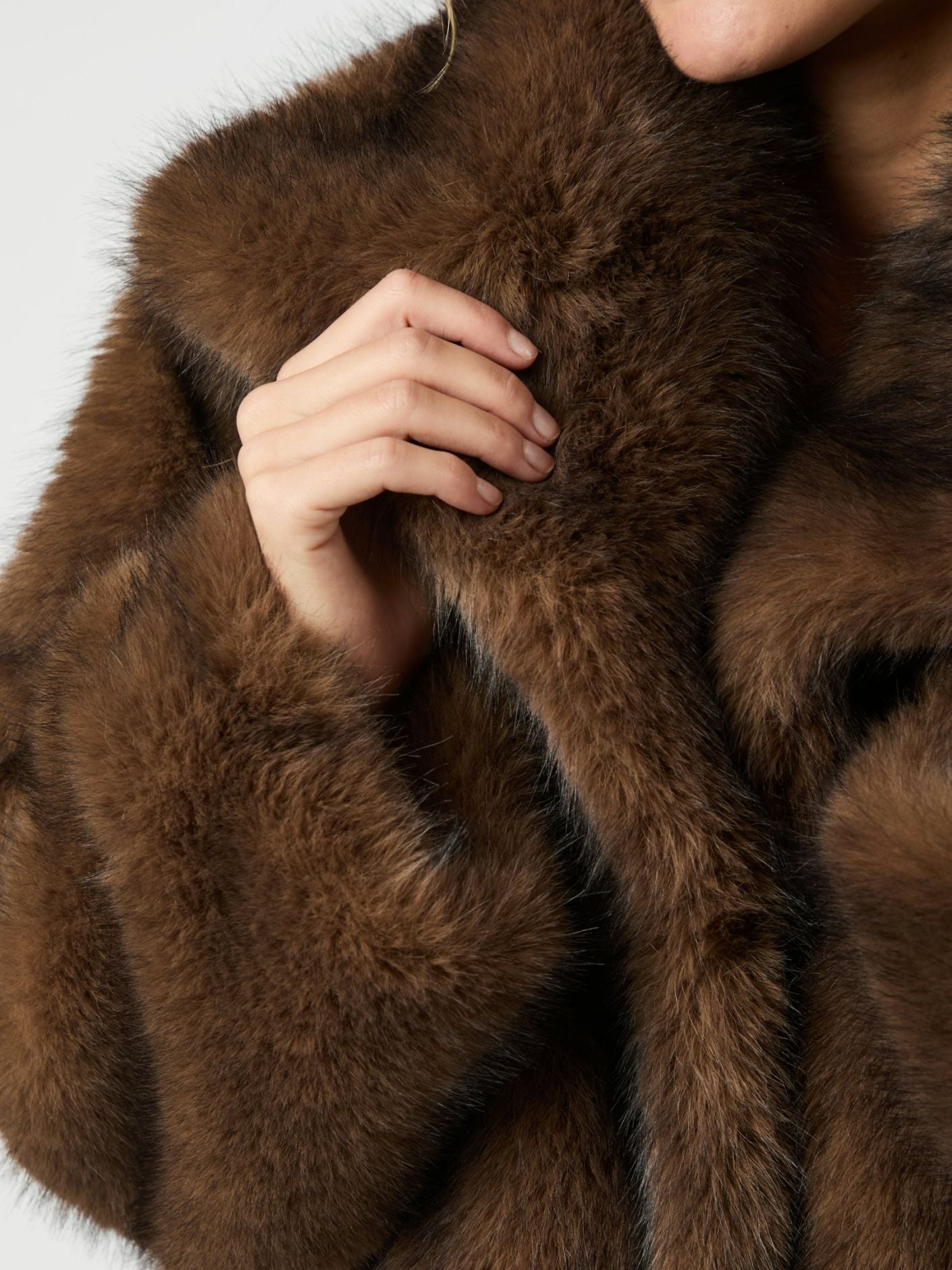 NEO NOIR JACKA STEPHANIE FAUX FUR BROWN_101076.jpg