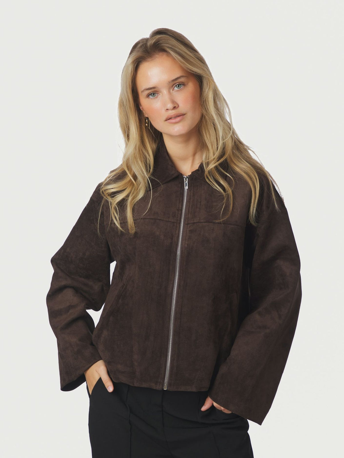 NEO NOIR JACKA TITAN FAUX SUEDE LEATHER DARK BROWN_113725.jpg
