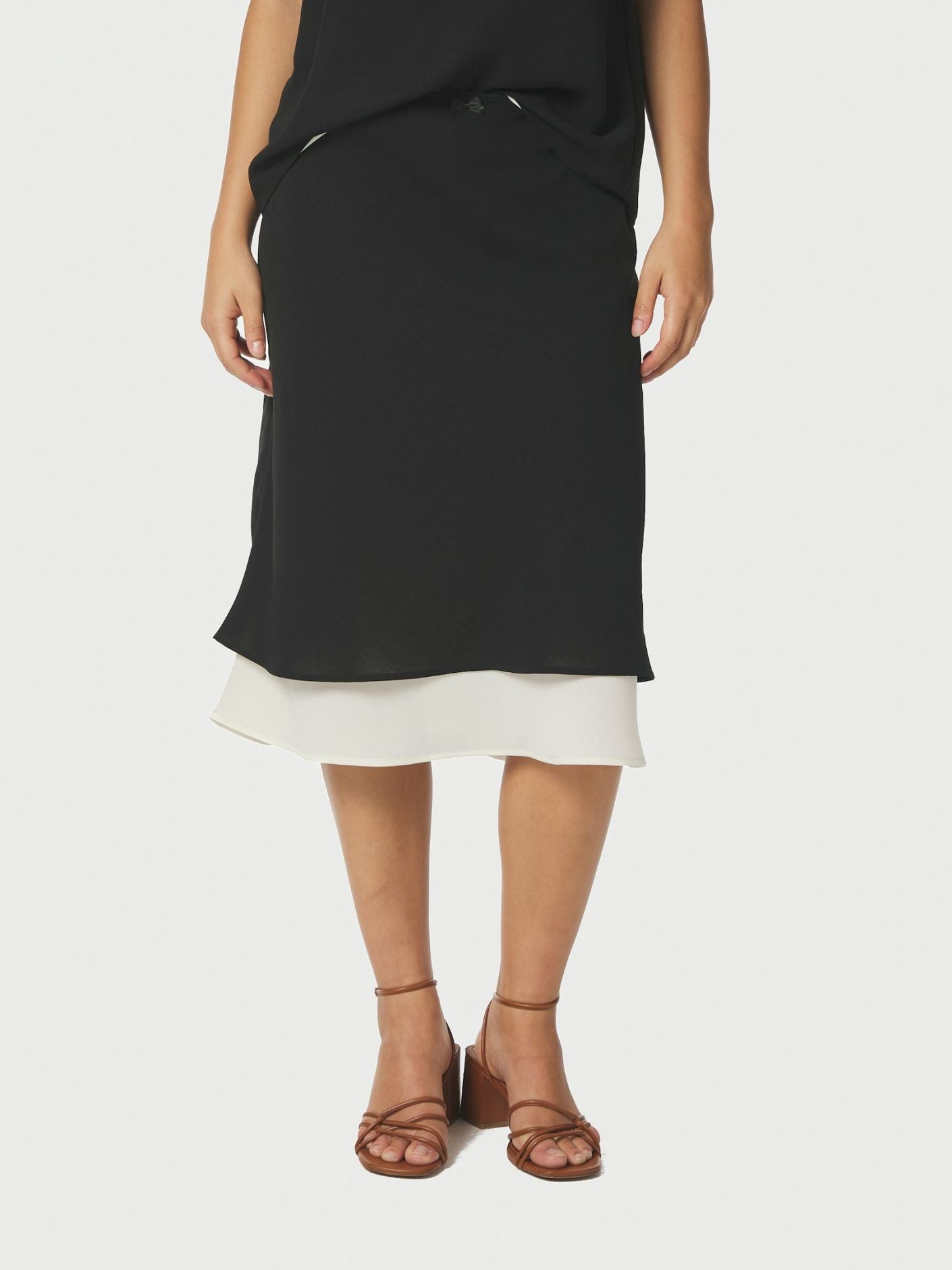 NEO NOIR KJOL ELINOR CHIFFON BLACK_110721.jpg