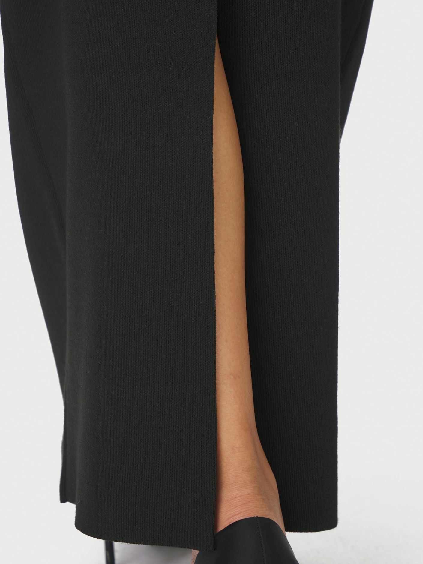 NEO NOIR KJOL HANSA SMOOTH BLACK_104571.jpg