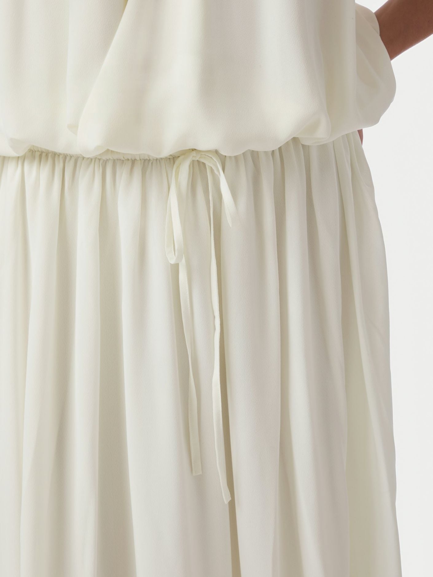 NEO NOIR KJOL SABRIA CHIFFON OFF WHITE_110691.jpg