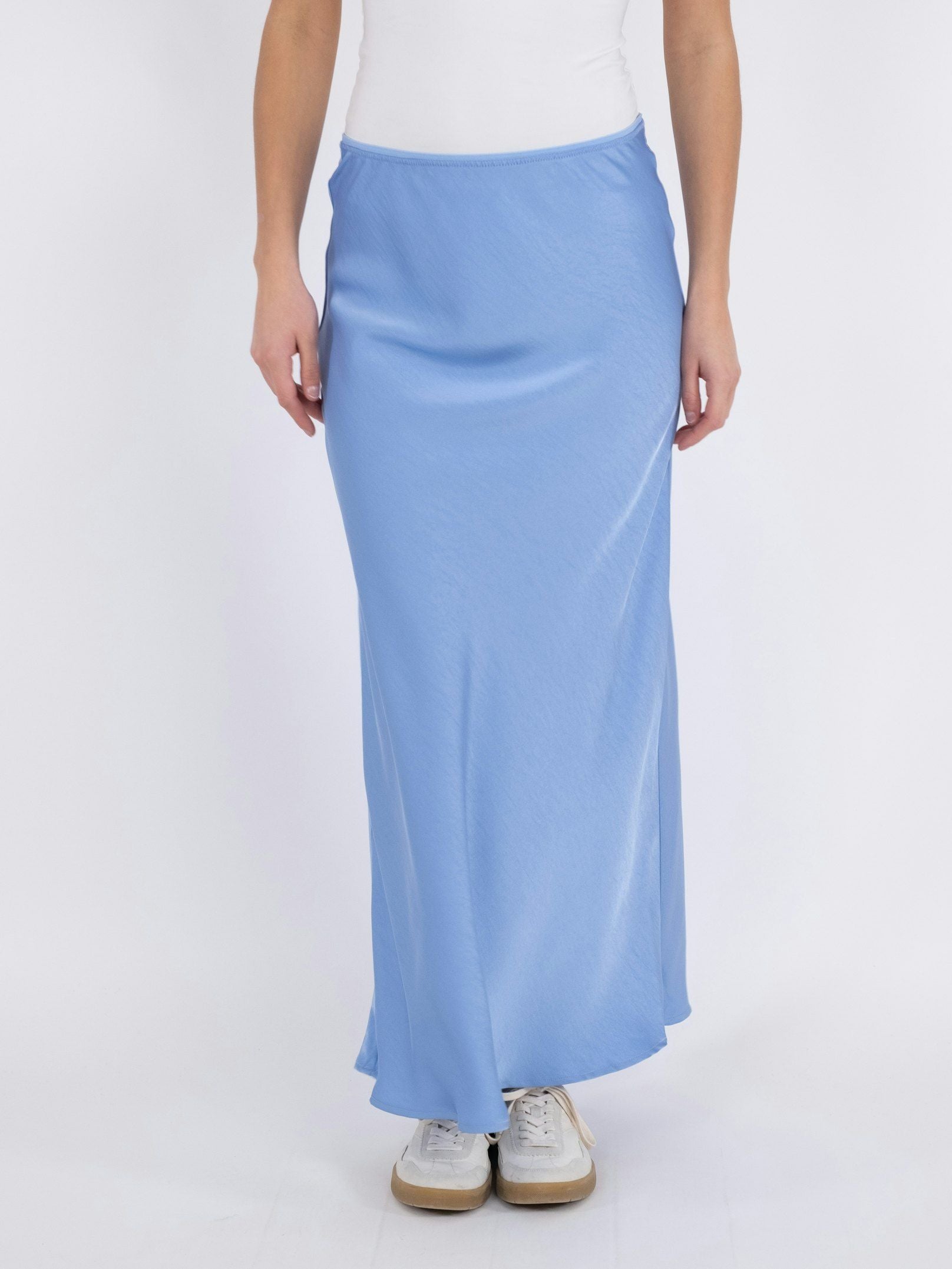 NEO NOIR KJOL VICKY HEAVY SATEEN SMOKE BLUE_89830.jpg