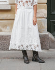 NEO NOIR KJOL YARA LONG EMB WHITE_110438.jpg