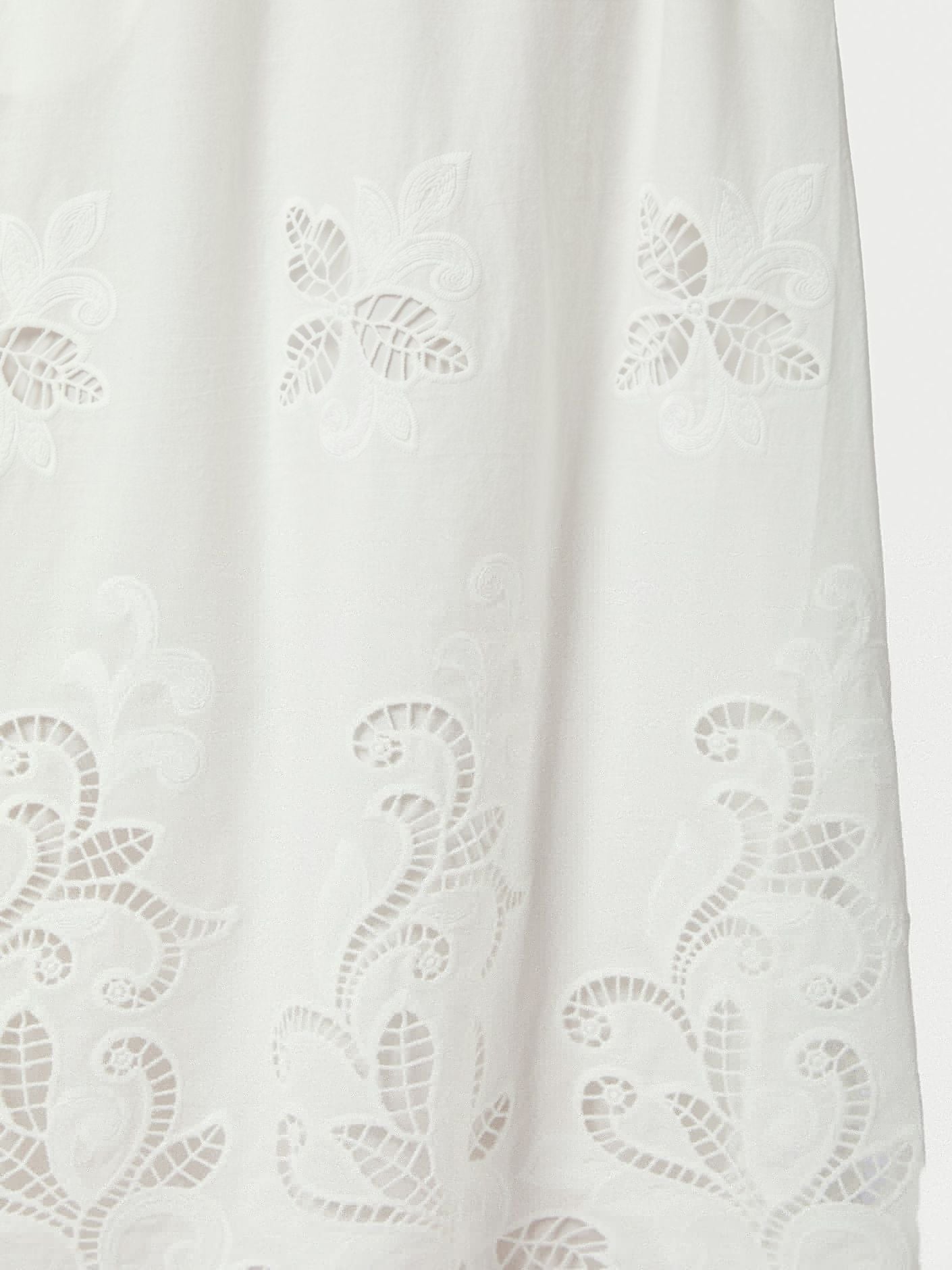 NEO NOIR KJOL YARA LONG EMB WHITE_110441.jpg