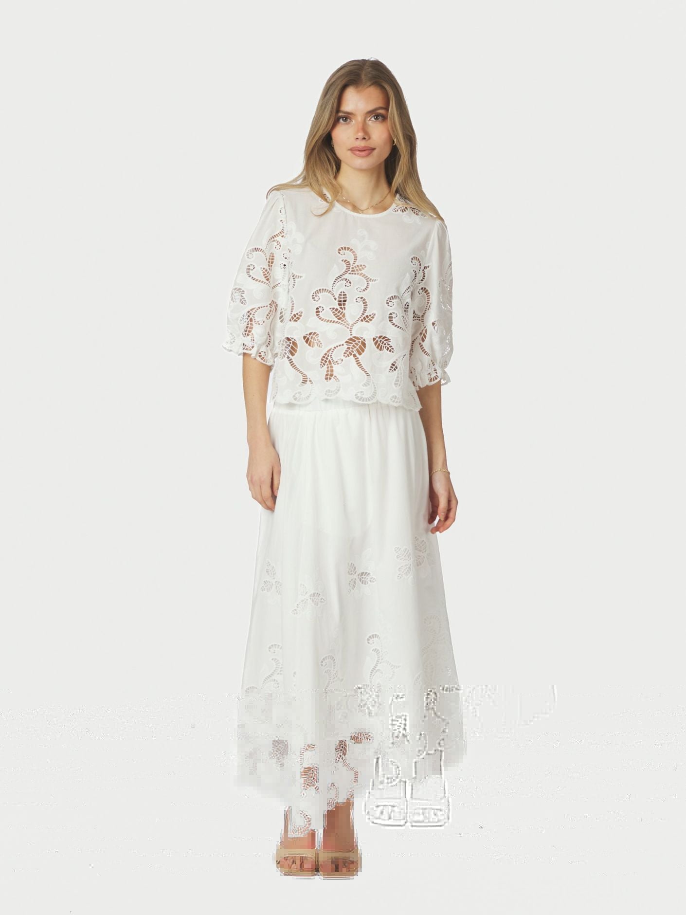 NEO NOIR KJOL YARA LONG EMB WHITE_110442.jpg