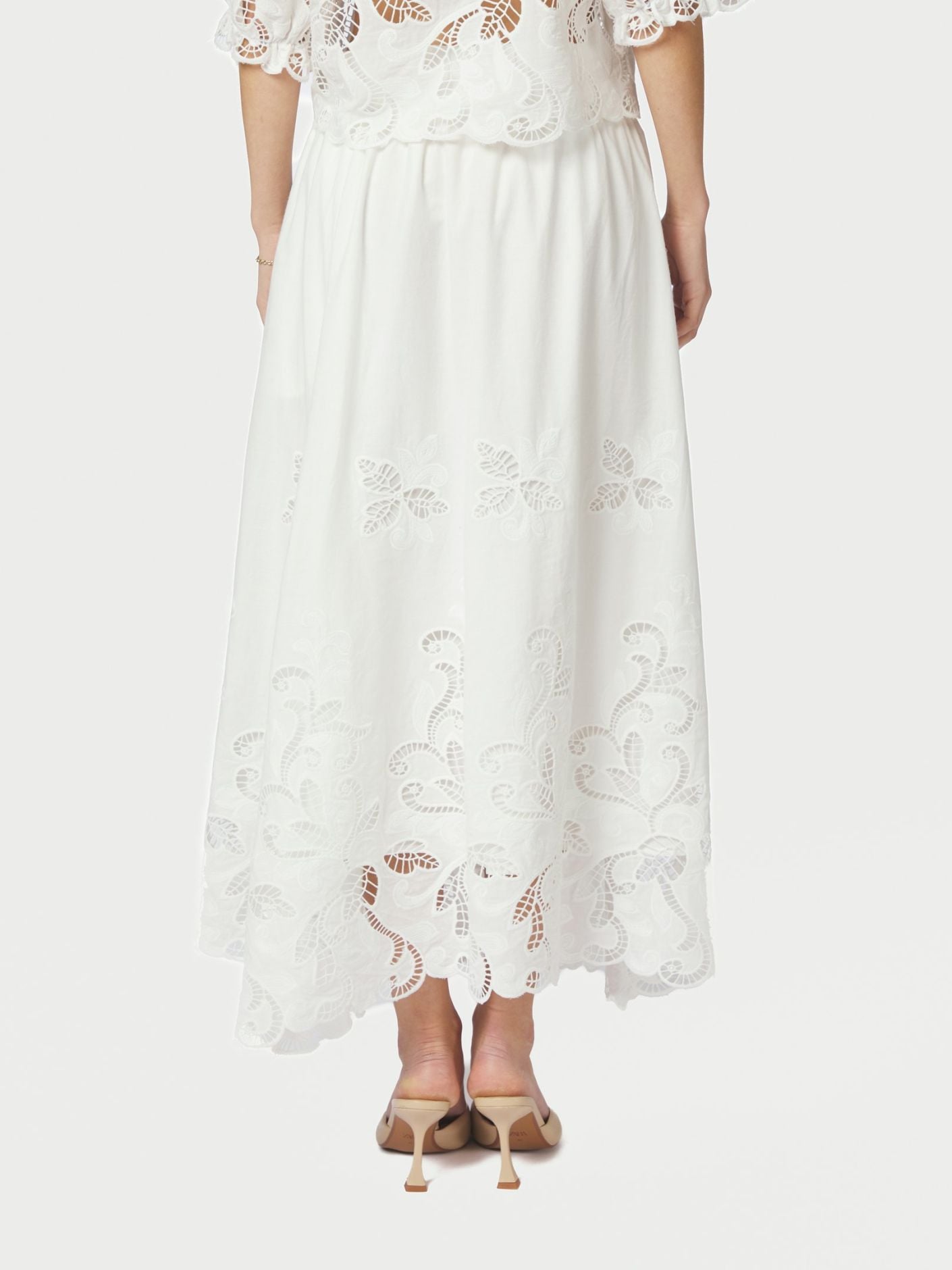 NEO NOIR KJOL YARA LONG EMB WHITE_110443.jpg