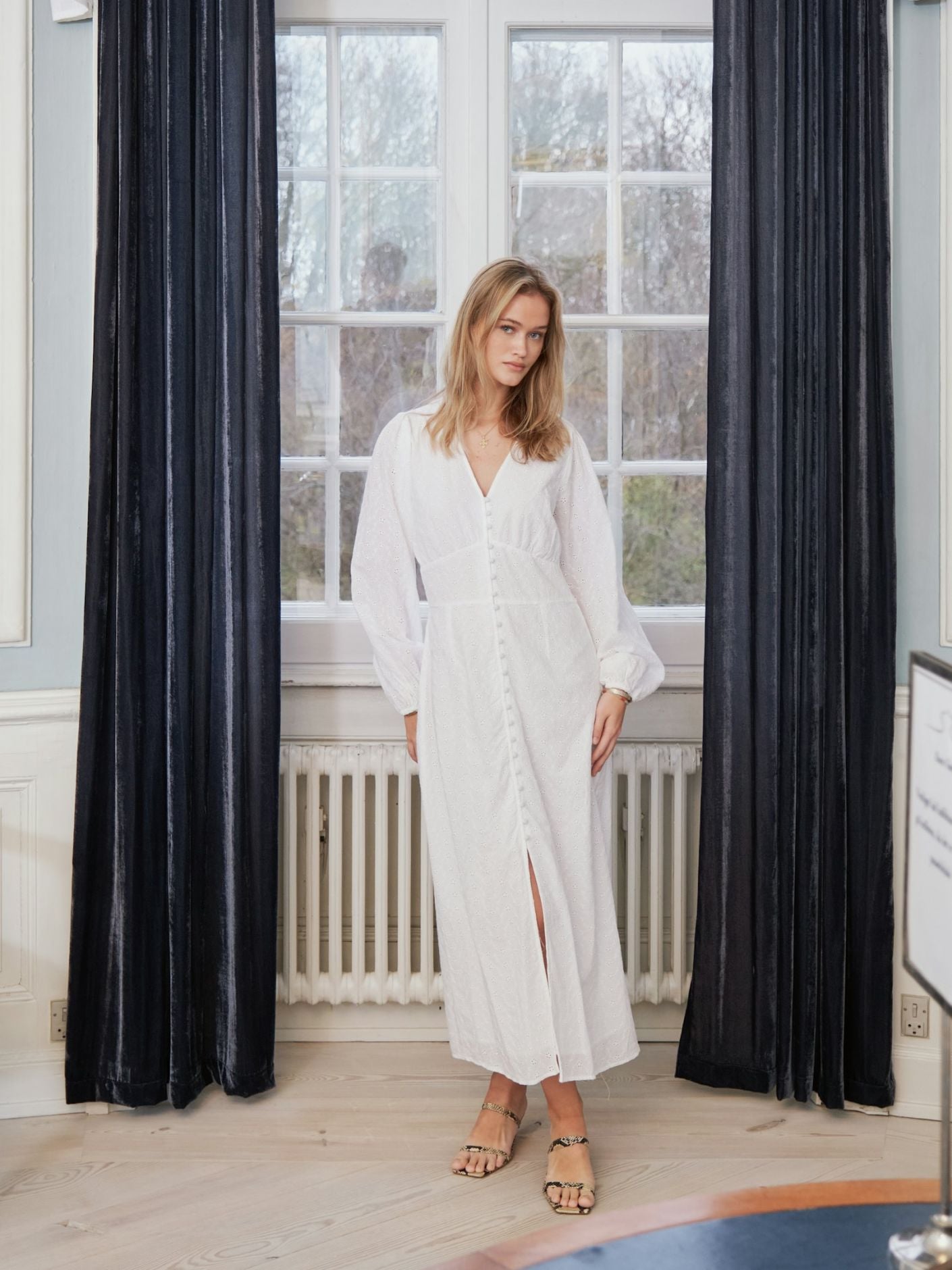 NEO NOIR KLÄNNING ALTO EMBROIDERY WHITE_108765.jpg