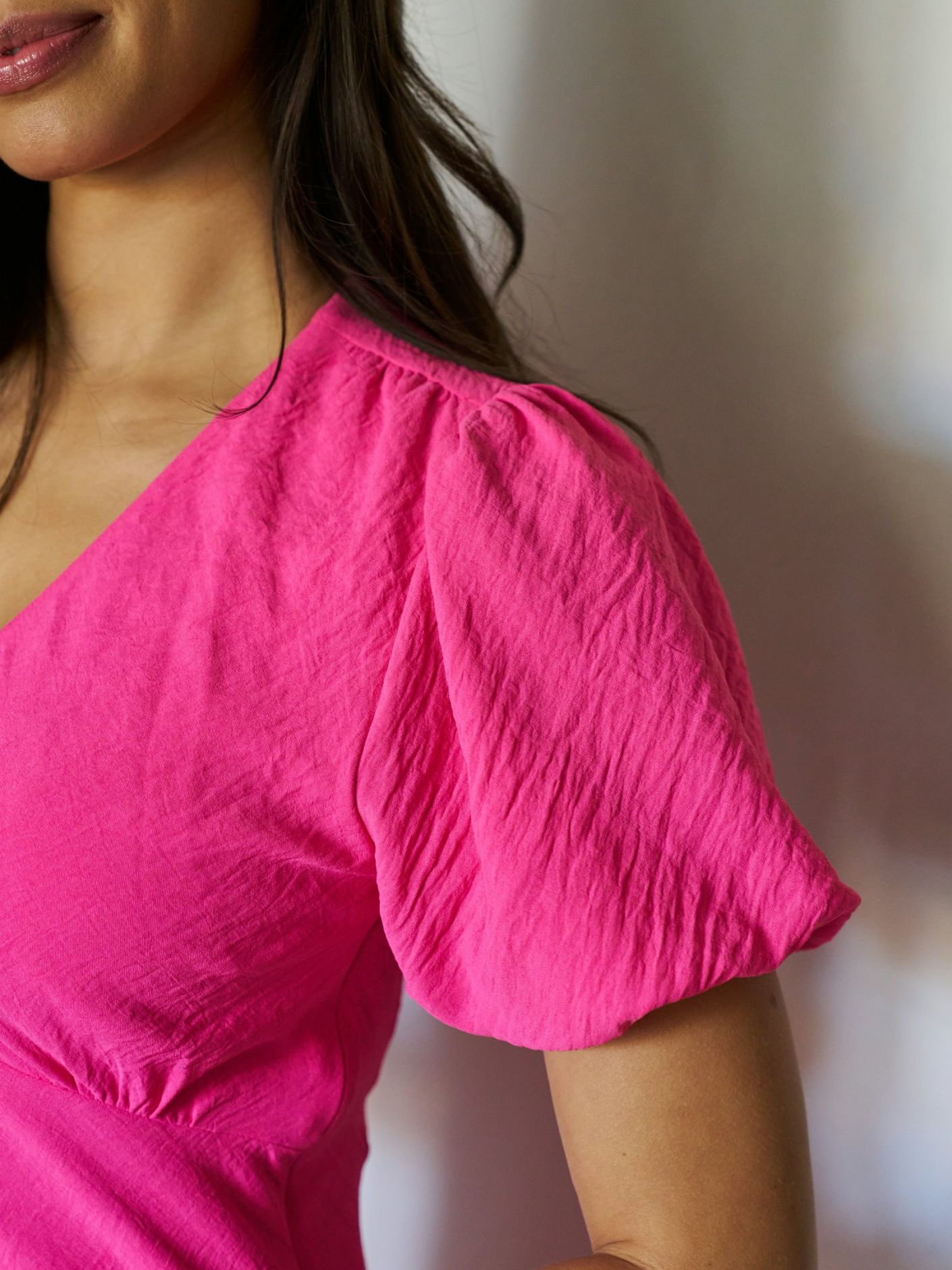NEO NOIR KLÄNNING DARIAH STRUCTURE SOLID PINK_110723.jpg