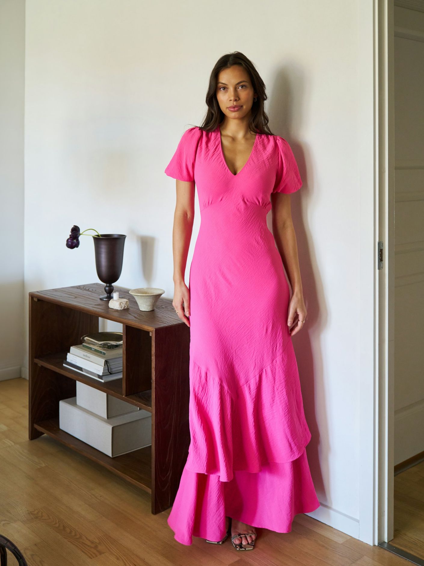 NEO NOIR KLÄNNING DARIAH STRUCTURE SOLID PINK_110724.jpg