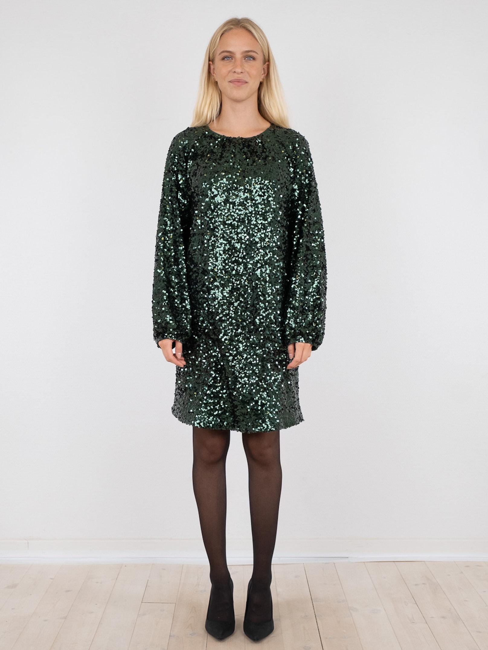 NEO NOIR KLÄNNING EZRA FALL SEQUINS DARK GREEN_69947.jpg