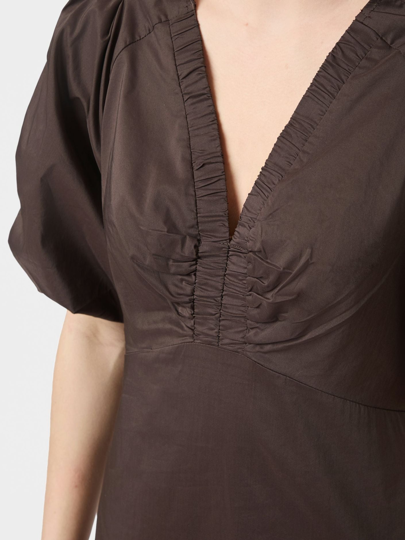 NEO NOIR KLÄNNING ILLANA CHOCOLATE BROWN_110274.jpg