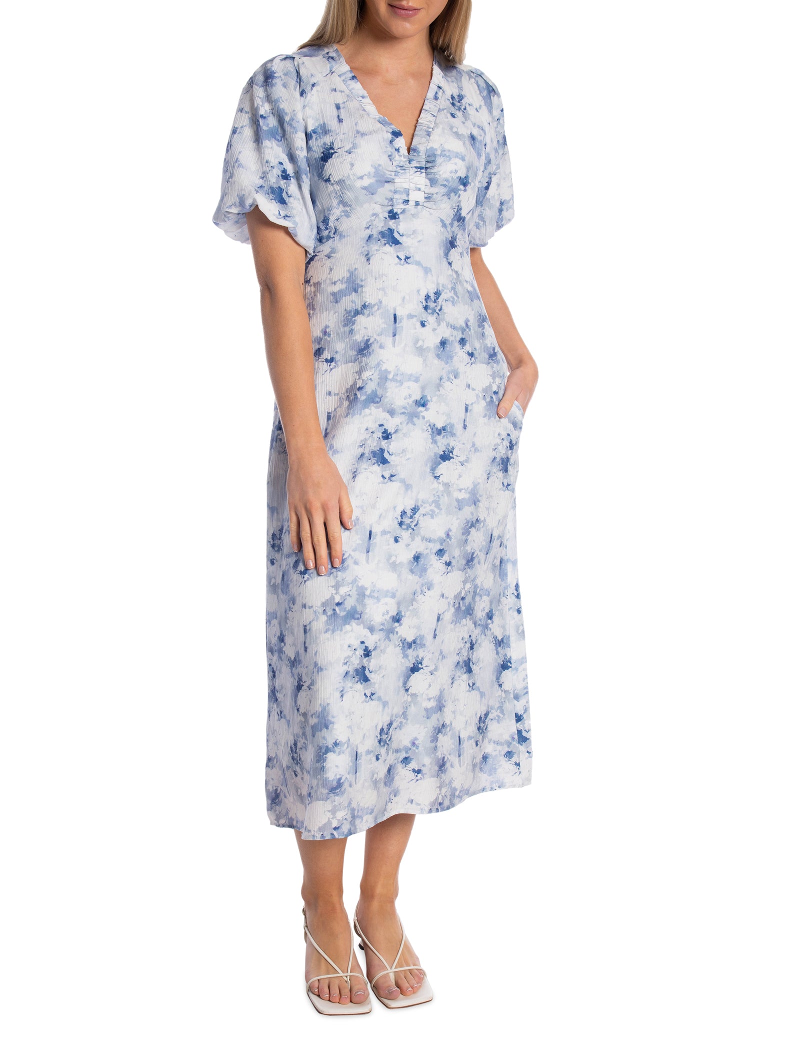 NEO NOIR KLÄNNING ILLANA FLORAL FUSION BLUE_110374.jpg