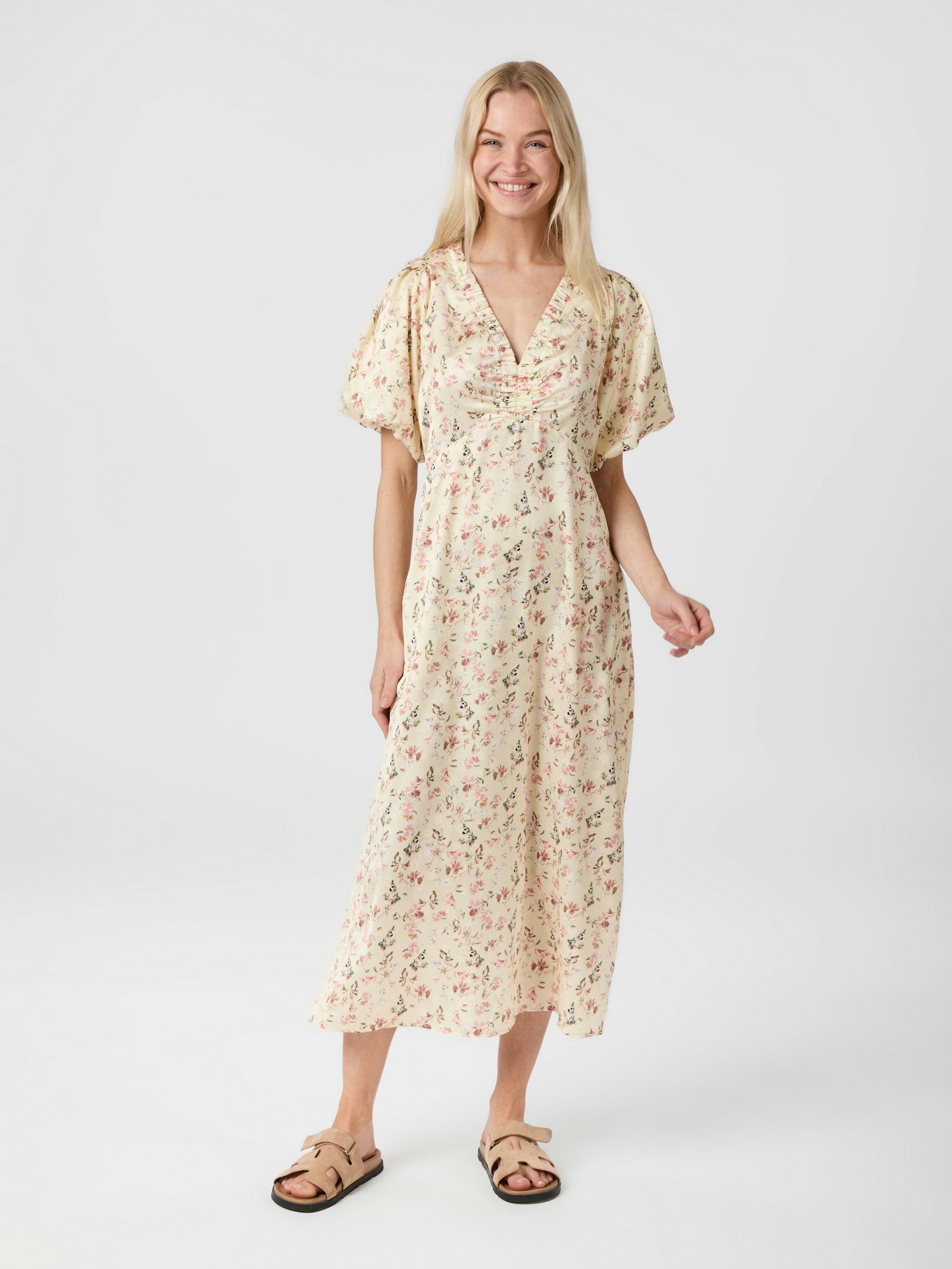 NEO NOIR KLÄNNING ILLANA FLOWER PRINT CREME_98470.jpg