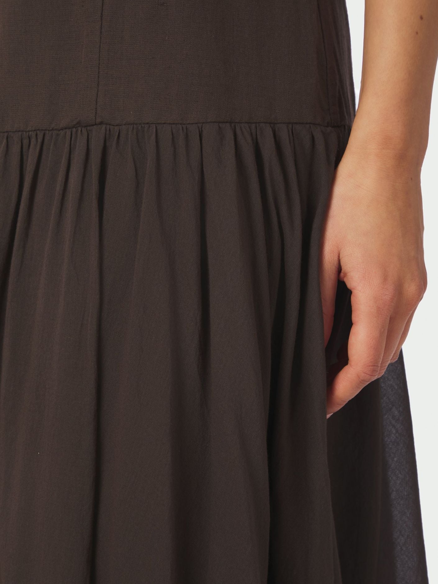 NEO NOIR KLÄNNING JACKIE S VOILE DARK BROWN_110585.jpg