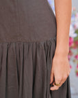 NEO NOIR KLÄNNING JACKIE S VOILE DARK BROWN_110588.jpg