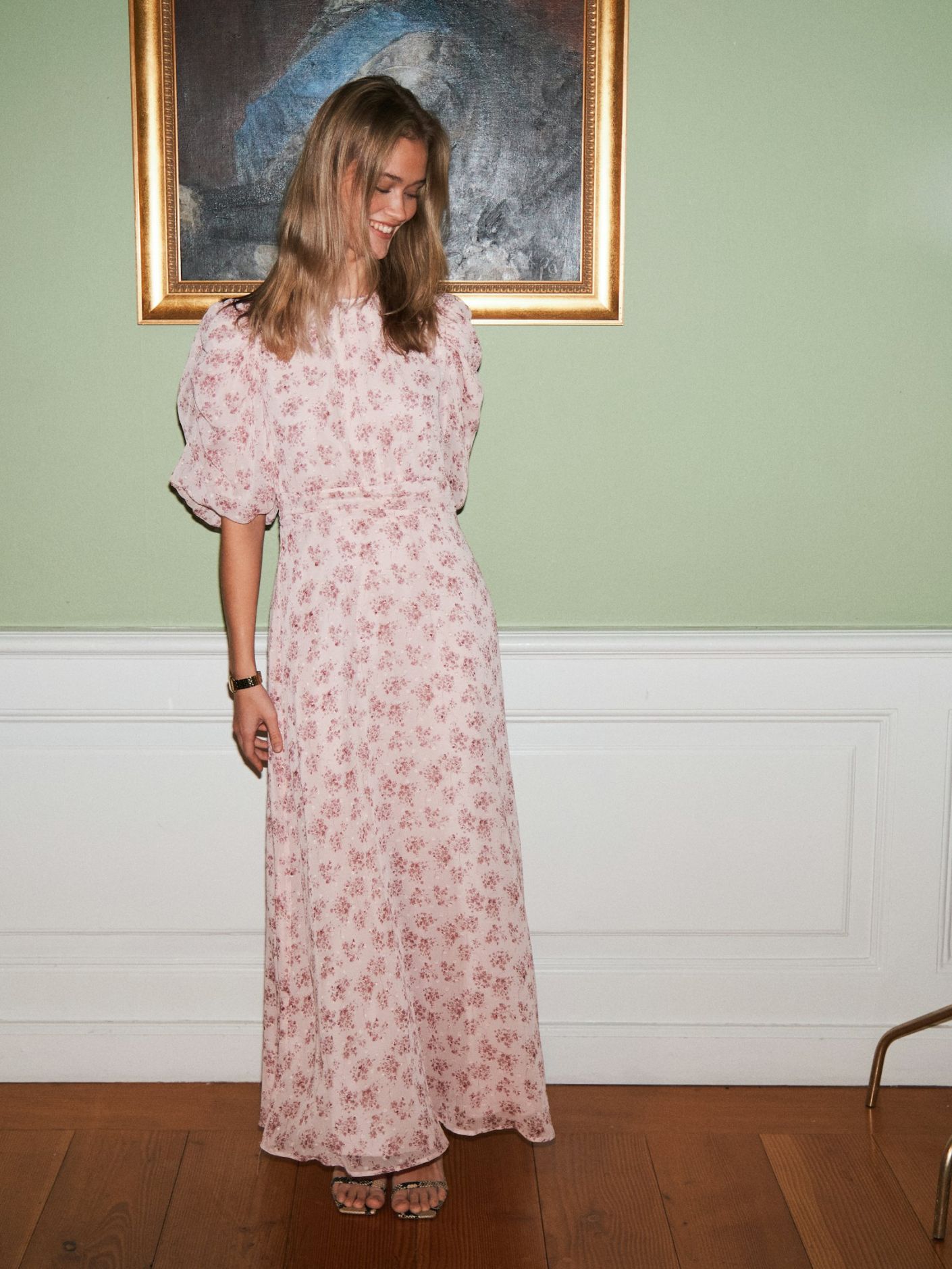 NEO NOIR KLÄNNING KIKKA CHIFFON FLOWER ROSE_107350.jpg