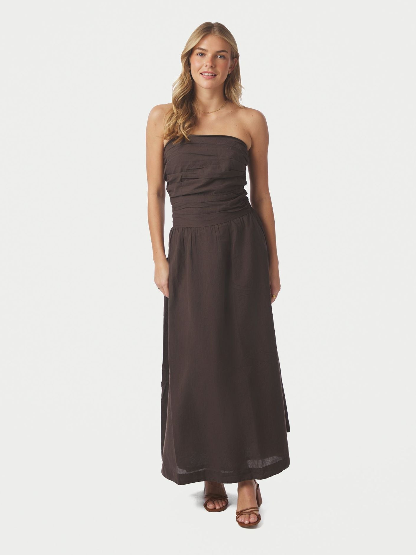 NEO NOIR KLÄNNING KIMA LINEN DARK BROWN_110860.jpg