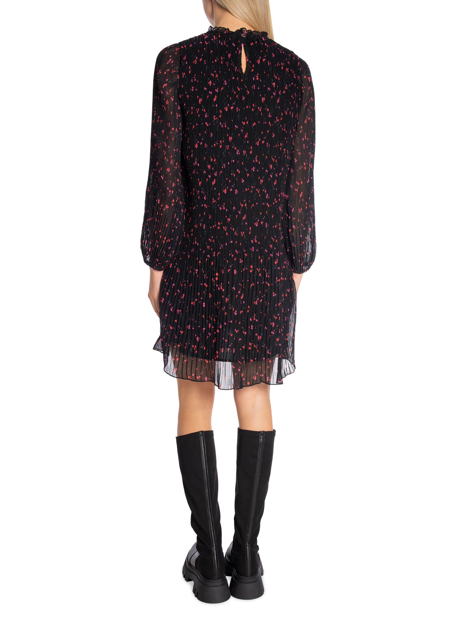 NEO NOIR KLÄNNING PETRA GARDENIA BLACK_68931.jpg