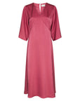 NEO NOIR KLÄNNING REMARA HEAVY SATEEN CHERRY PINK_109785.jpg