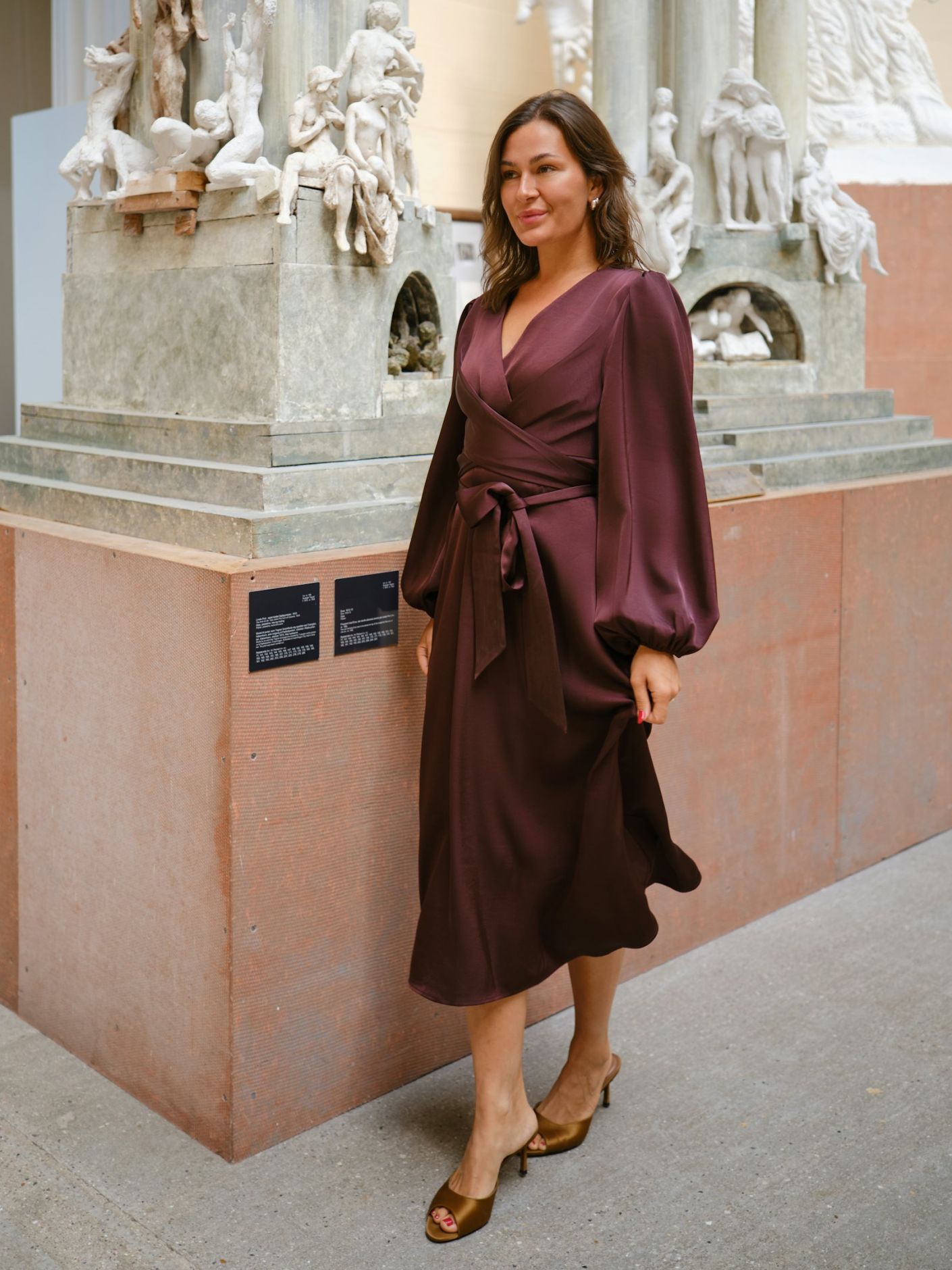 NEO NOIR KLÄNNING RIMINI HEAVY SATEEN BURGUNDY_103912.jpg