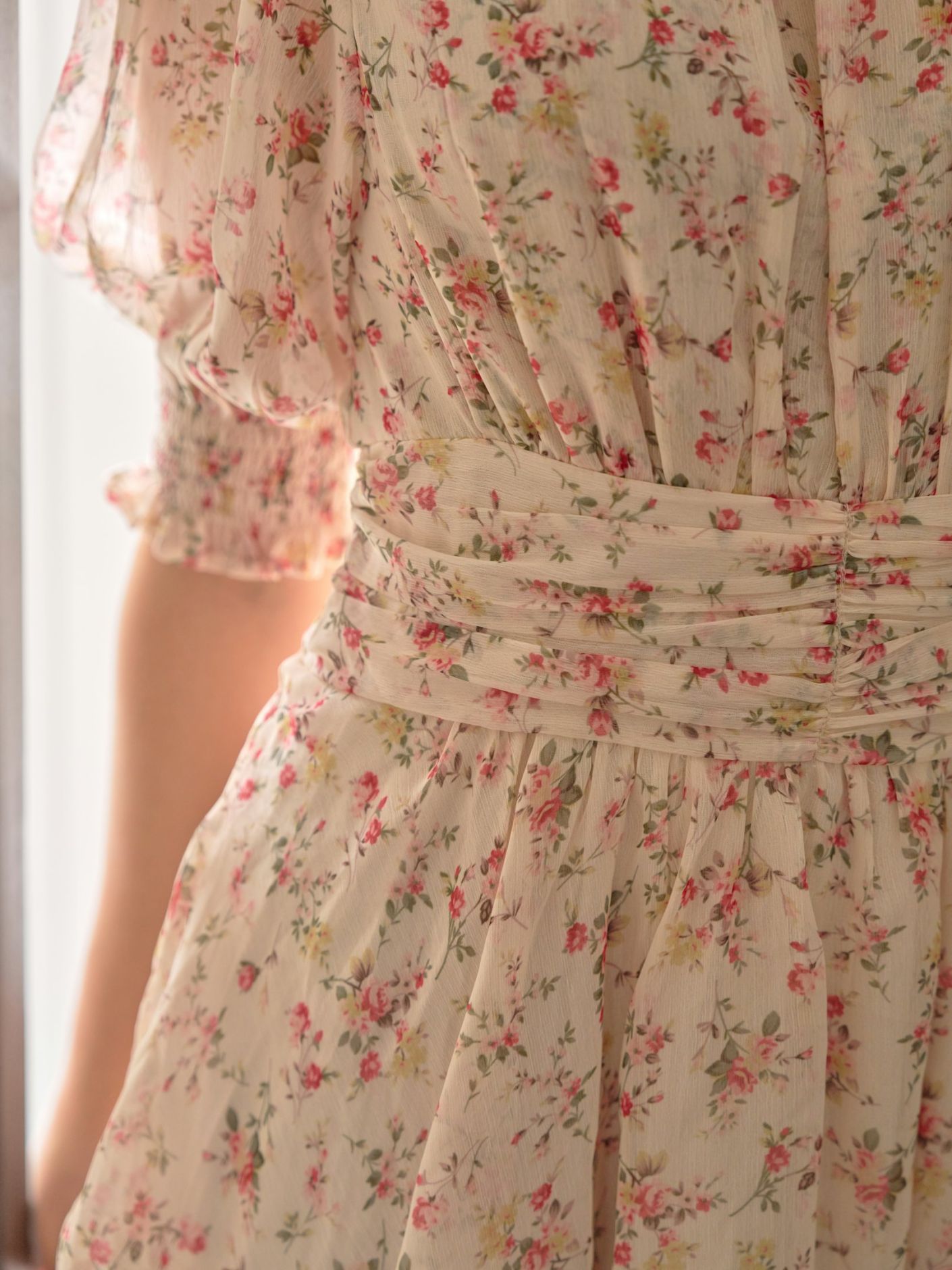 NEO NOIR KLÄNNING SABLE MEADOW CREME_109027.jpg