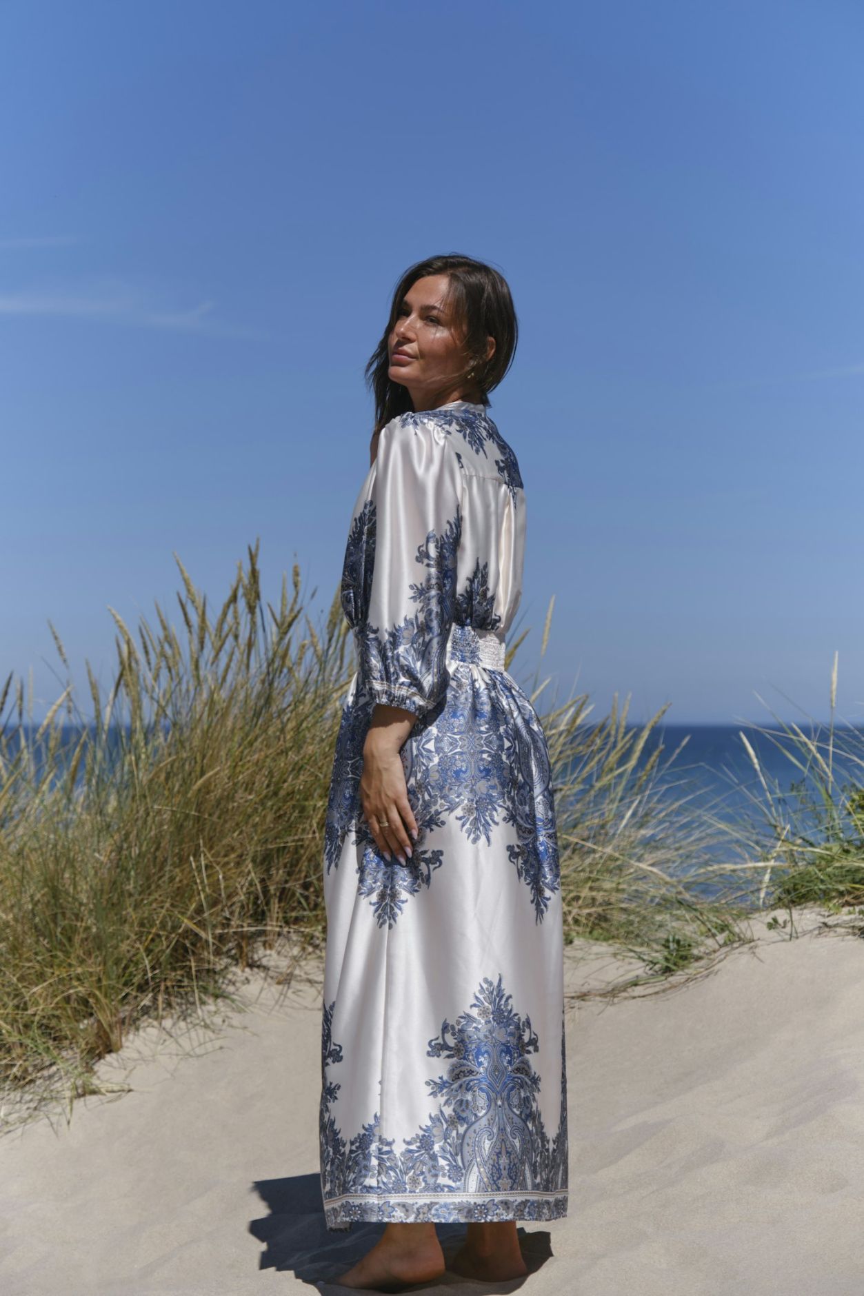 NEO NOIR KLÄNNING STELLAR PAISLEY BORDER ASH BLUE_99815.jpg