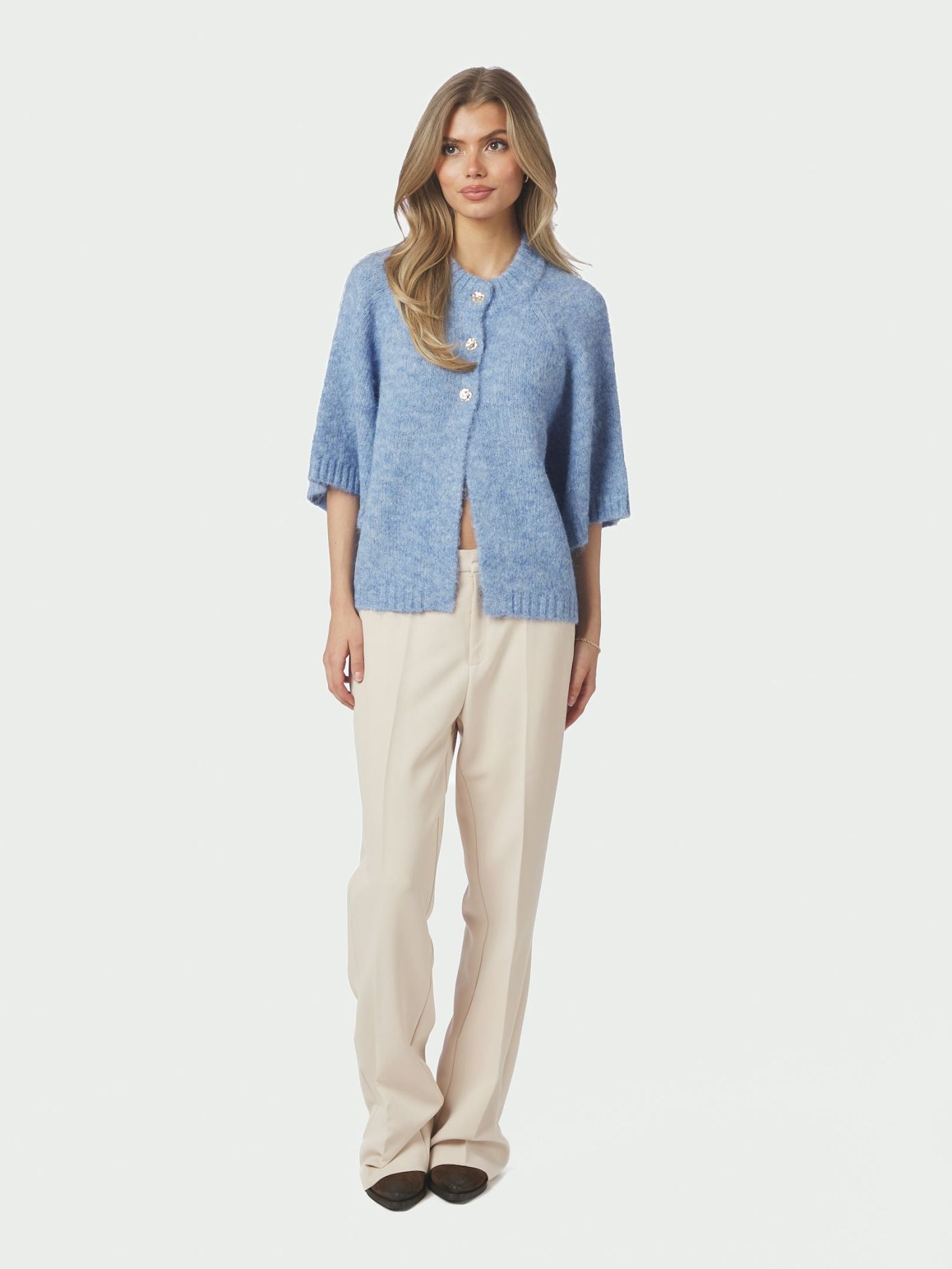 NEO NOIR KOFTA BENUTA FLUFFY KNIT DUSTY BLUE_104877.jpg