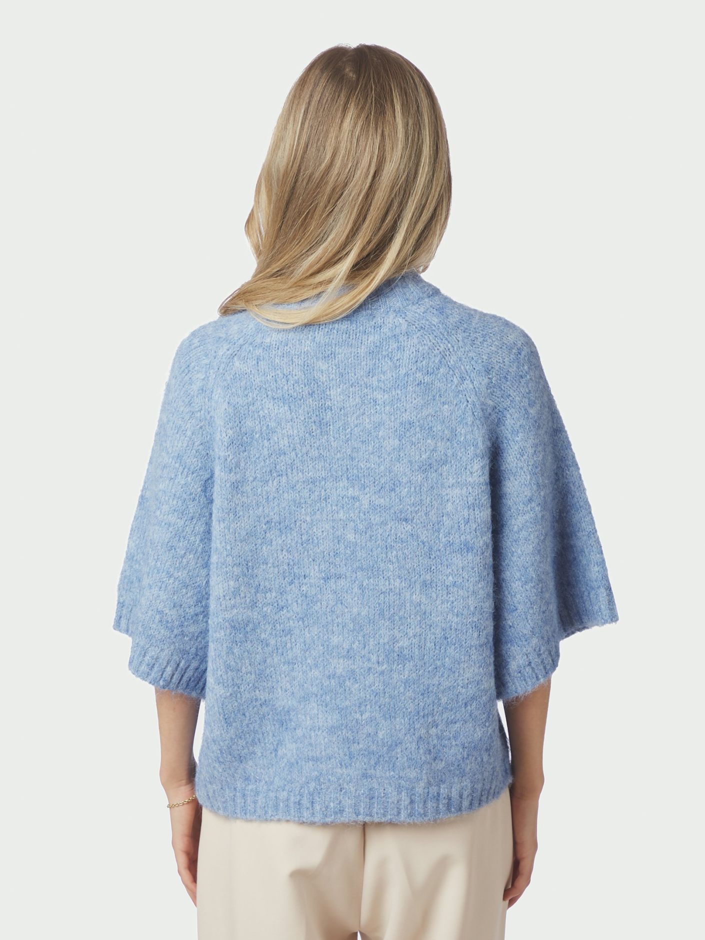 NEO NOIR KOFTA BENUTA FLUFFY KNIT DUSTY BLUE_104879.jpg