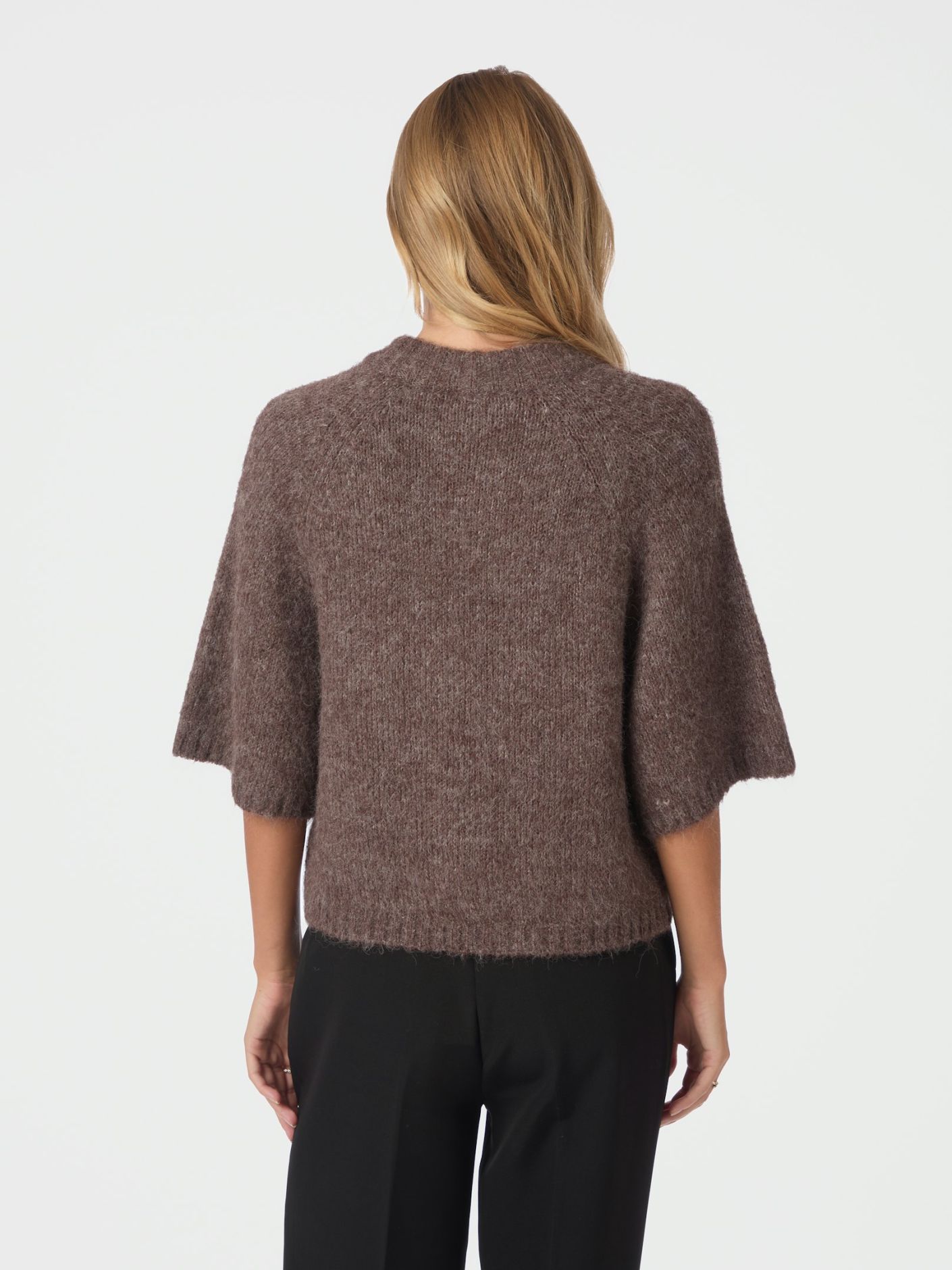 NEO NOIR KOFTA BENUTA FLUFFY KNIT LIGHT BROWN_104965.jpg