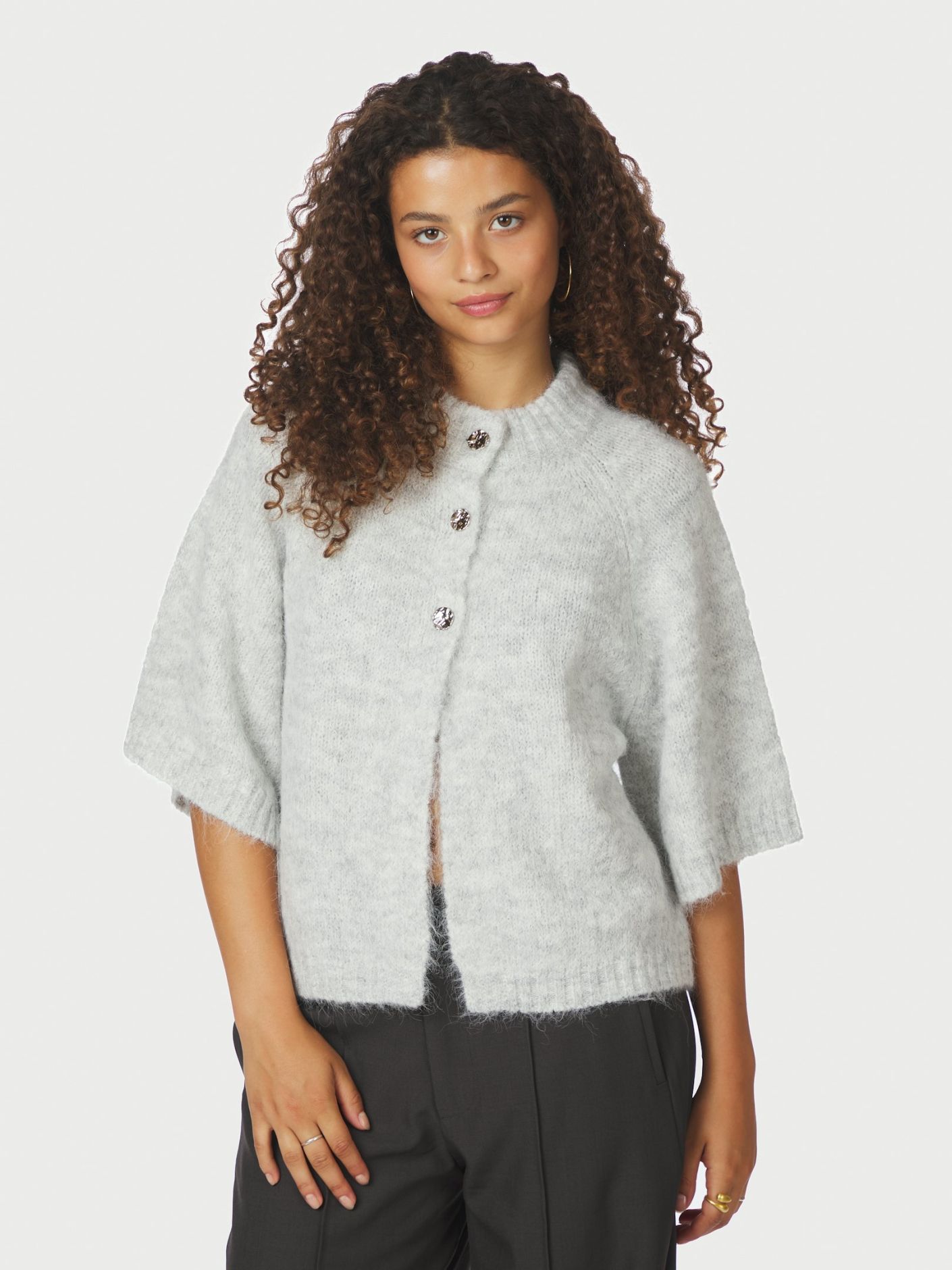 NEO NOIR KOFTA BENUTA FLUFFY KNIT LIGHT GREY MELANGE_101828.jpg