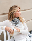 NEO NOIR SJAL ADELINA PAISLEY GREY MELANGE_111970.jpg