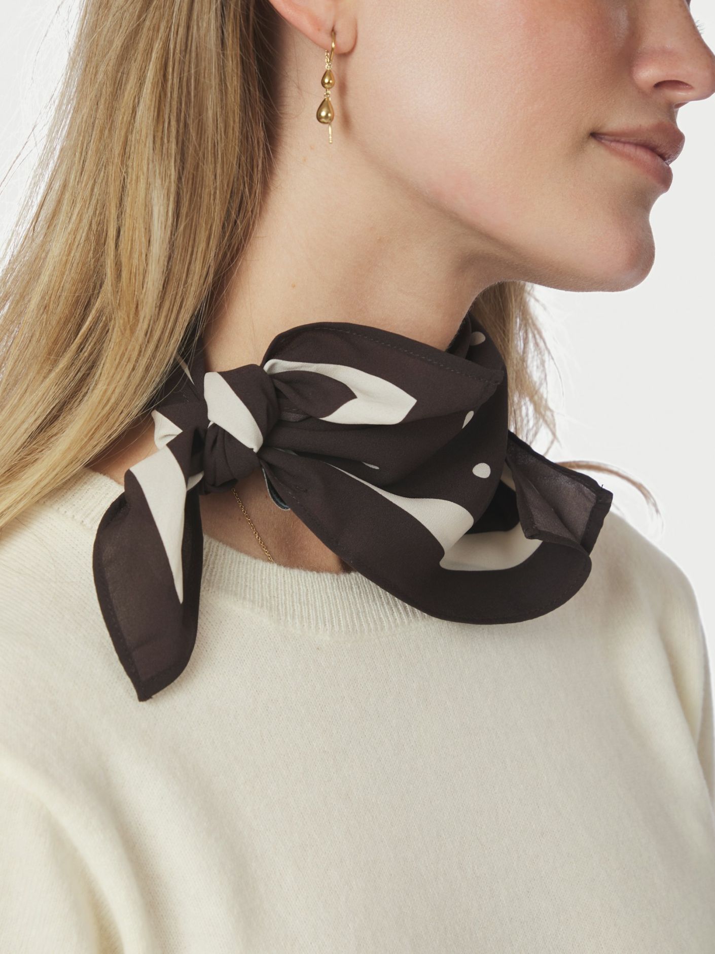 NEO NOIR SJAL JUDY DARK BROWN_105462.jpg