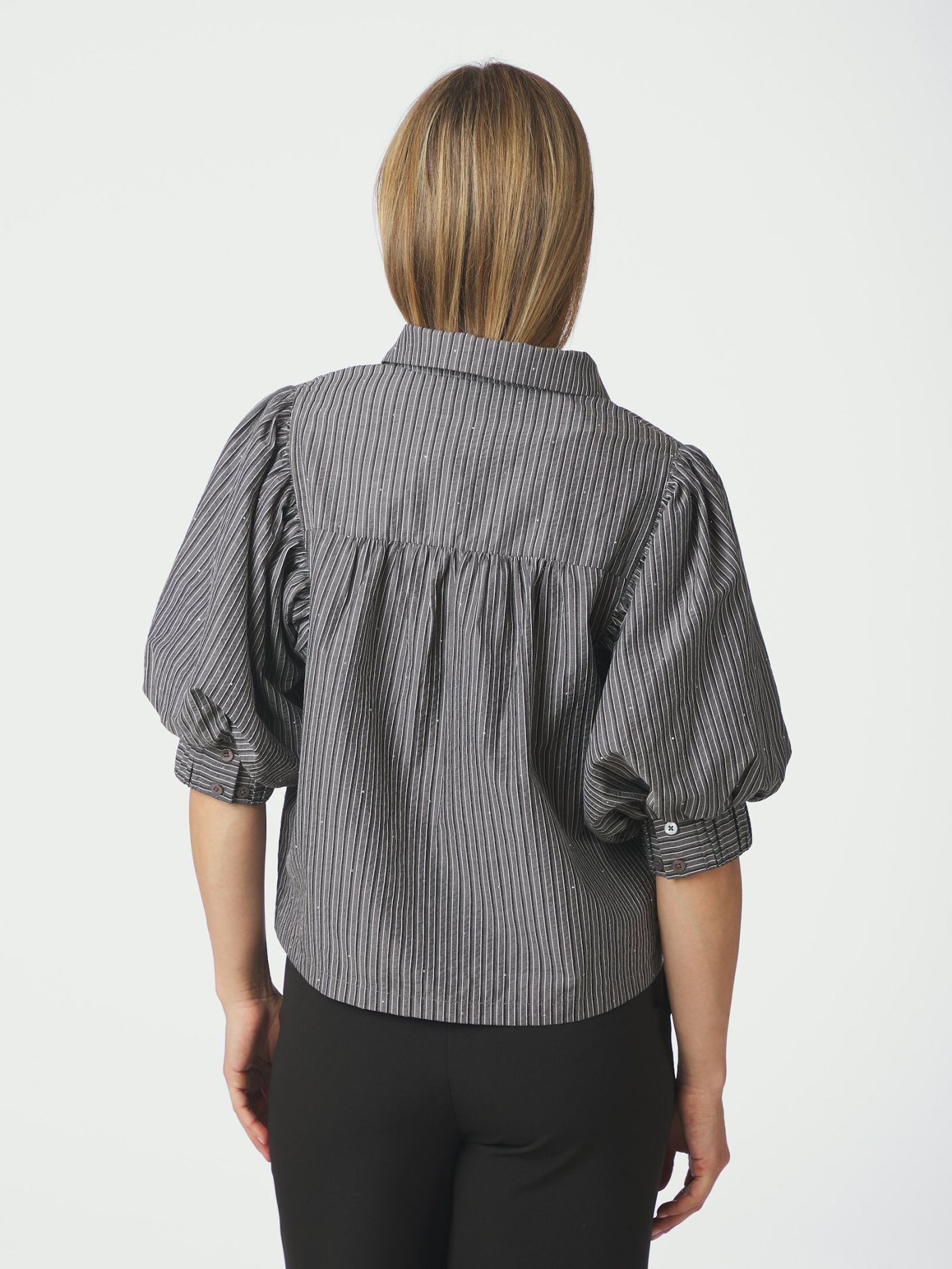 NEO NOIR SKJORTA ETTA STRIPE DARK GREY_112903.jpg