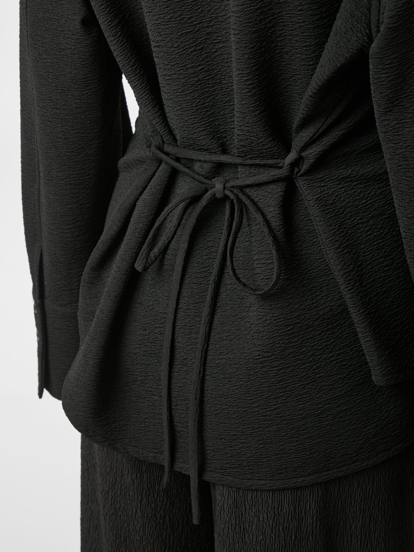 NEO NOIR SKJORTA WALDITA STRUCTURE BLACK_99627.jpg