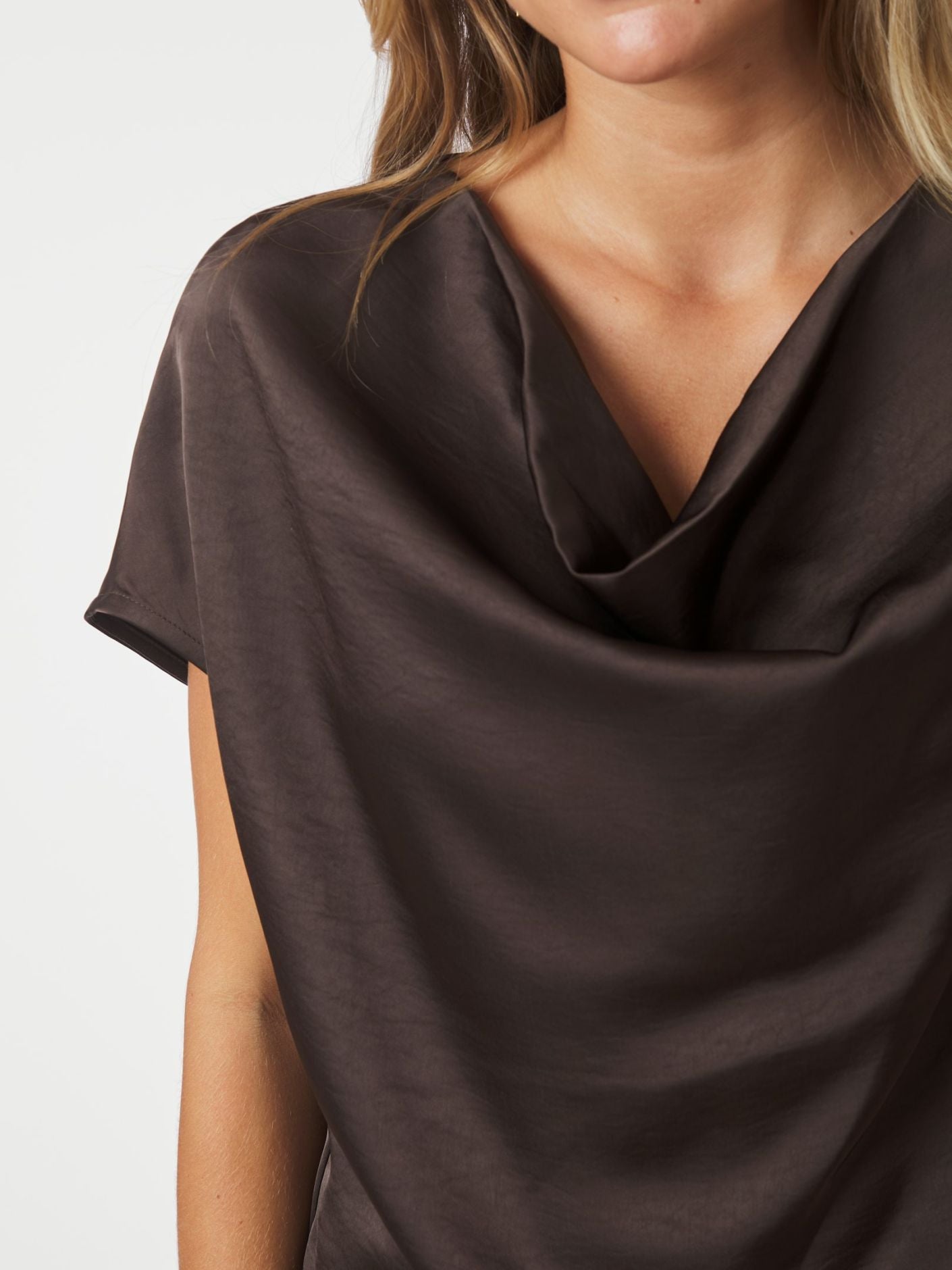NEO NOIR TOPP ANNABETH HEAVY DARK BROWN_102611.jpg