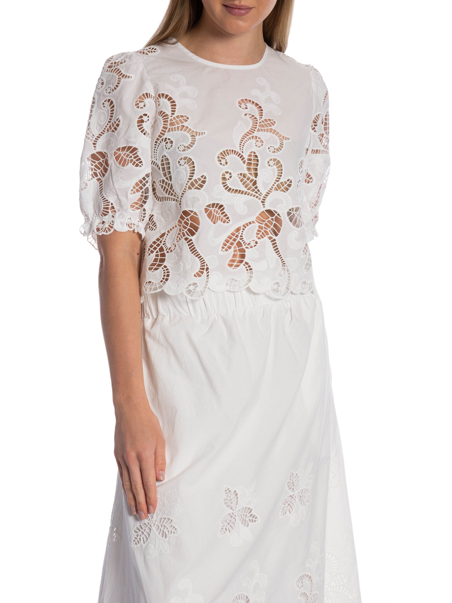 NEO NOIR TOPP FIA EMBROIDERY WHITE_110826.jpg