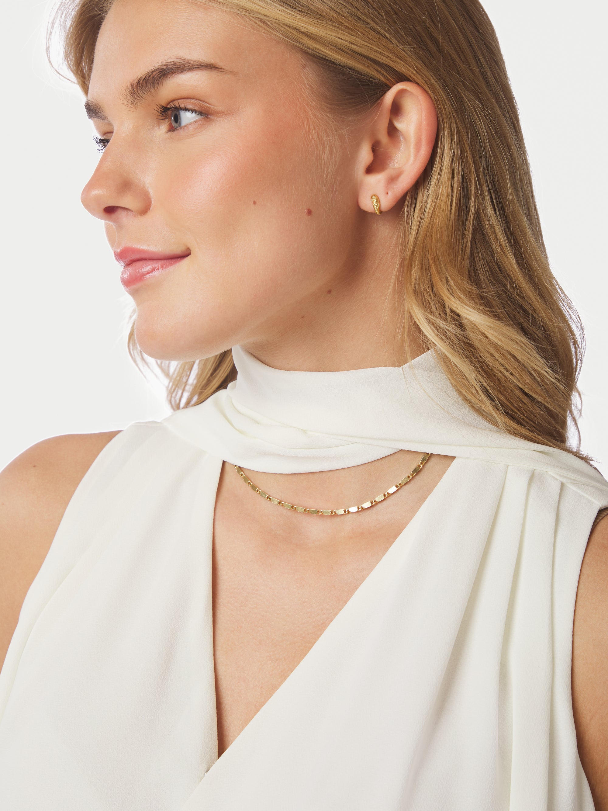 NEO NOIR TOPP INGE CHIFFON OFF WHITE_110735.jpg