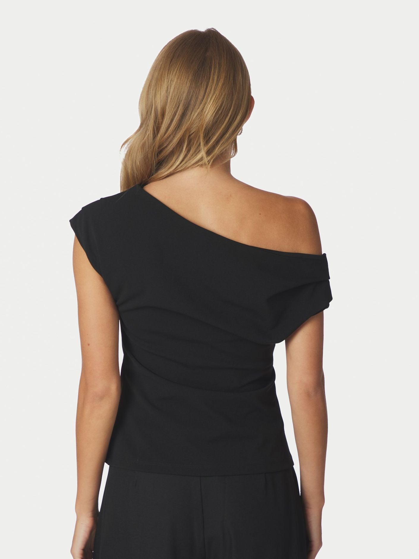 NEO NOIR TOPP MABELLE DRAPY BLACK_112394.jpg