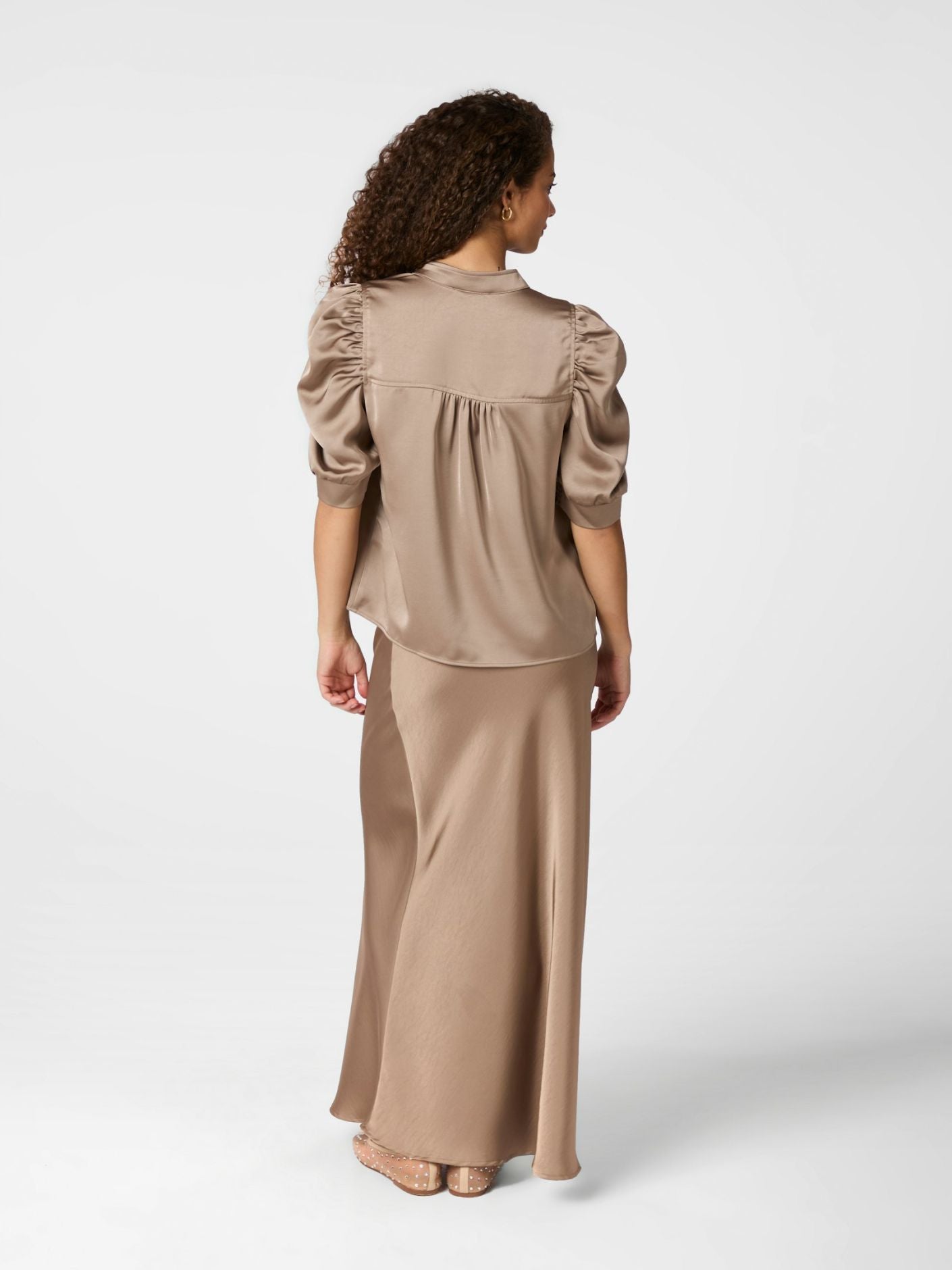 NEO NOIR TOPP ROELLA DARK TAUPE_95027.jpg