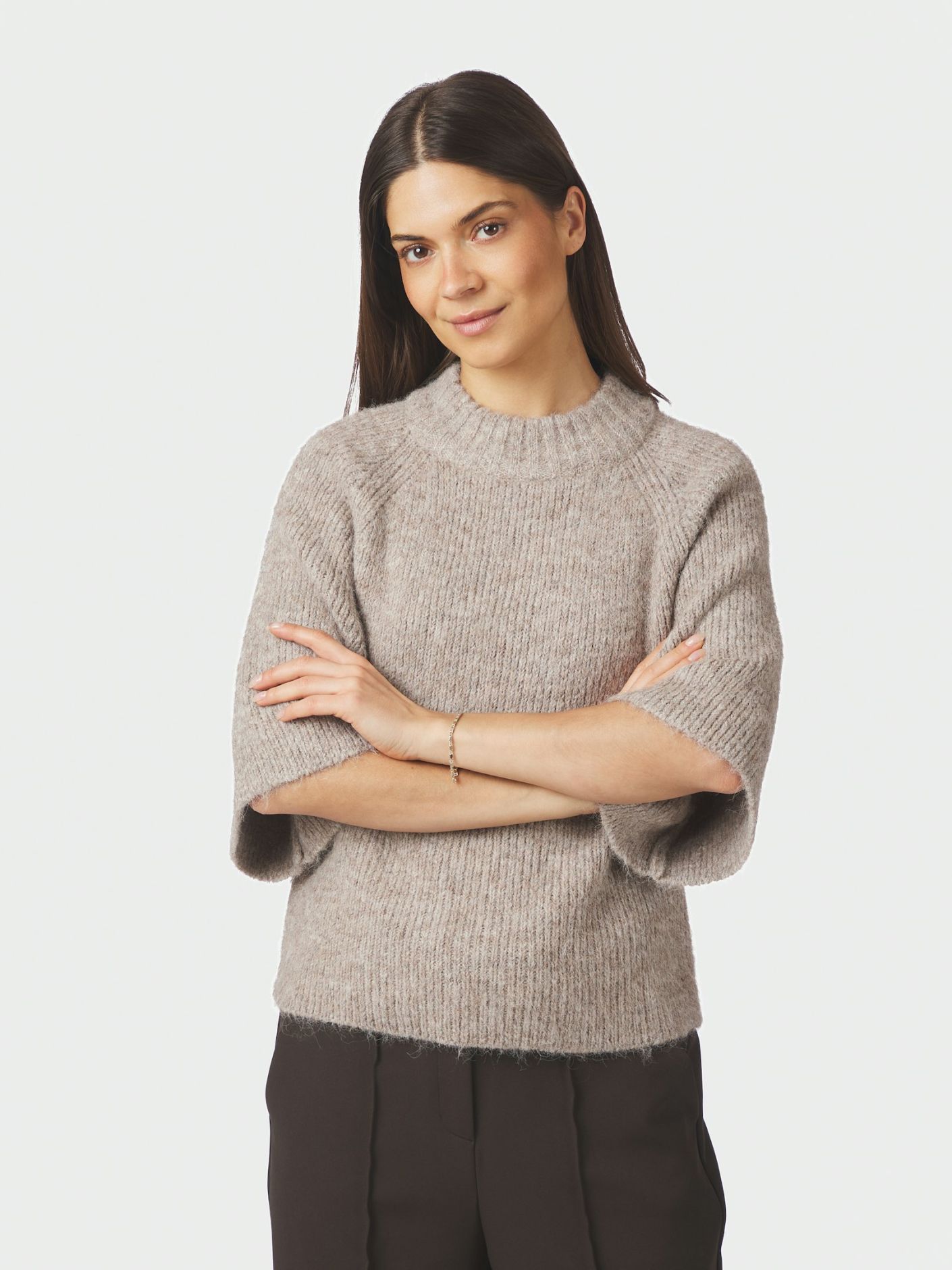 NEO NOIR TRÖJA BANDI FLUFFY KNIT BEIGE MELANGE_112563.jpg