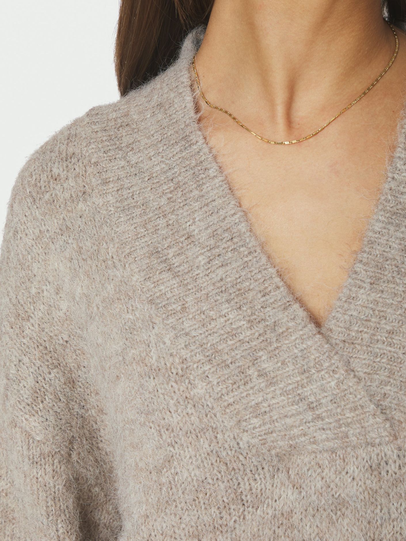 NEO NOIR TRÖJA MELLI FLUFFY KNIT BEIGE MELANGE_112003.jpg