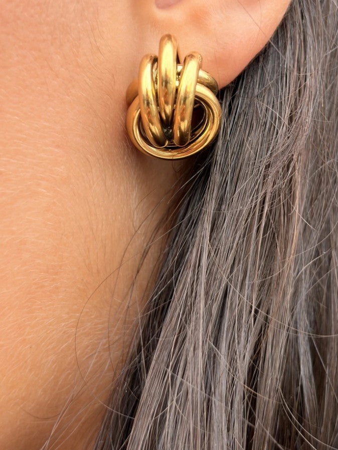 ÖRHÄNGEN TWIST KNOT GOLD_105924.jpg