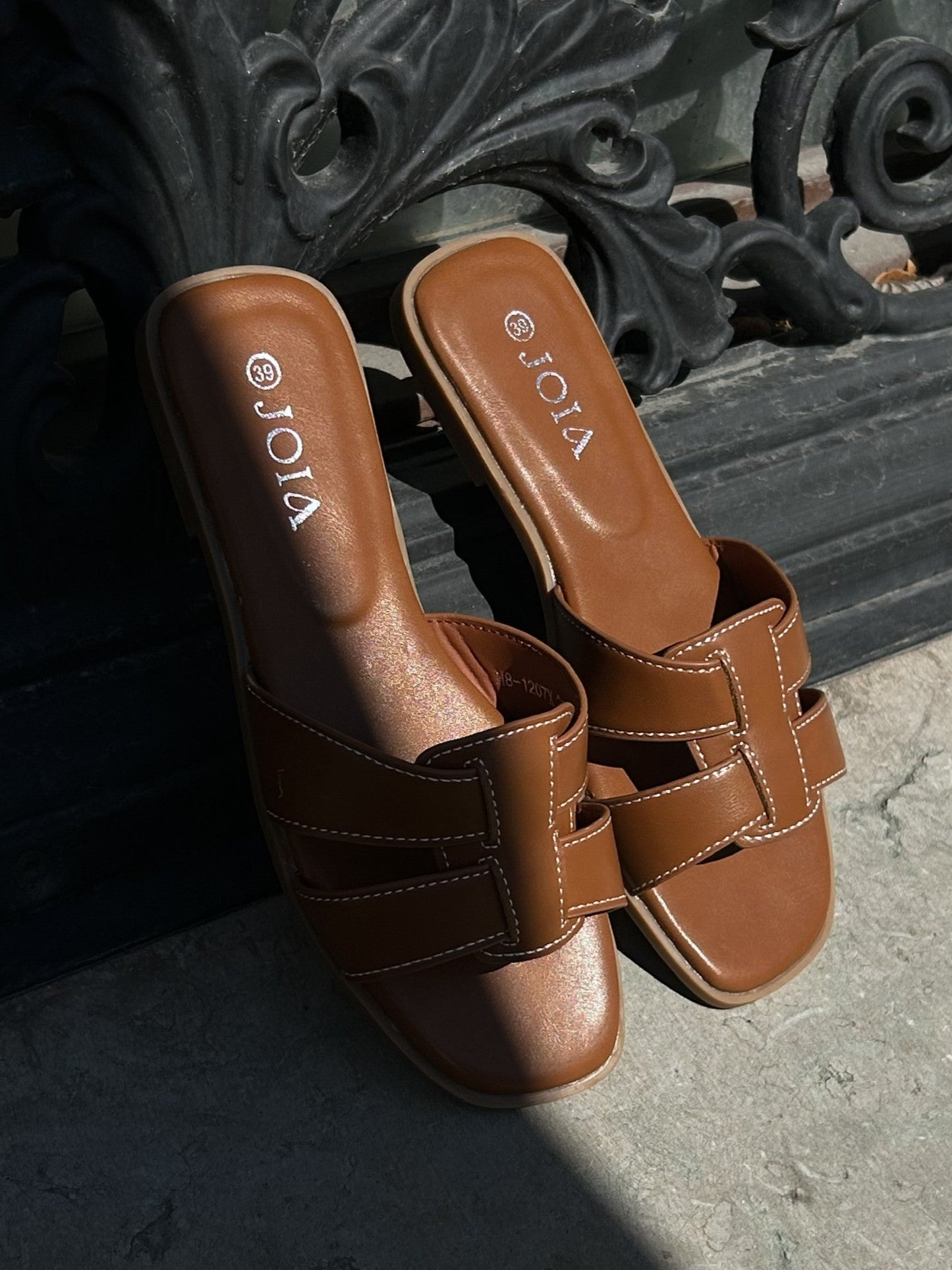SANDAL CLASSIC H-STRAP CAMEL_110521.jpg