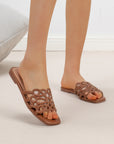 SANDAL GEOMETRIC CUT OUT CAMEL_109648.jpg