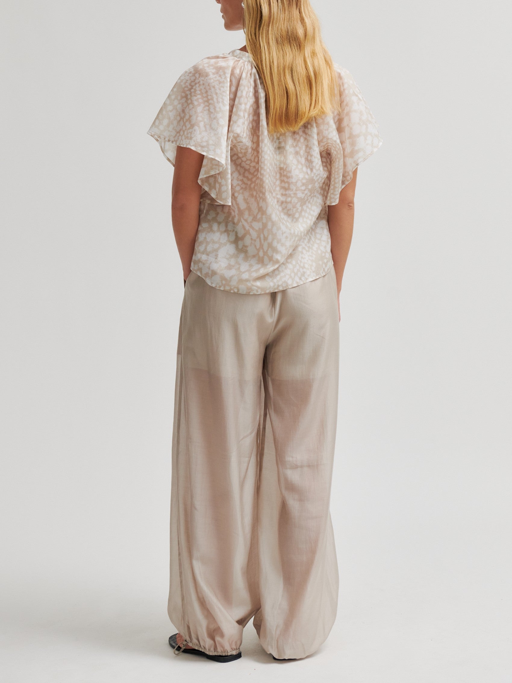 SECOND FEMALE BLUS SHADES PLAZA TAUPE_110180.jpg