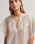 SECOND FEMALE BLUS SHADES PLAZA TAUPE_110181.jpg