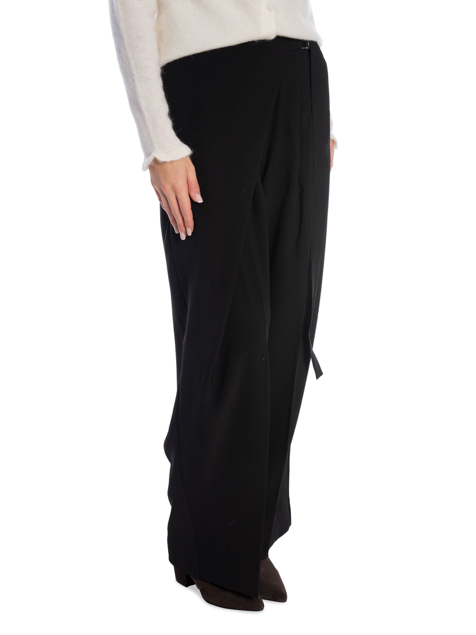 SECOND FEMALE BYXA FIQUE WRAP BLACK_104044.jpg