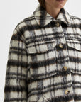 SELECTED FEMME JACKA CARON WOOL SNOW WHITE CHECK_105825.jpg
